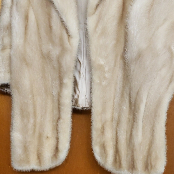 Mink Stole - Picture 4 of 5